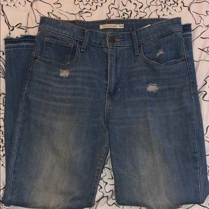 Levi’s 721 High rise skinny jeans distressed